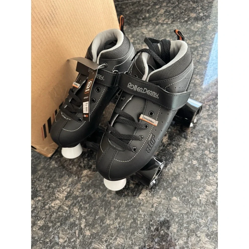 Roller Derby STR Seven Men's Roller‎ Skate Black/Grey NWB Size 7 Men's